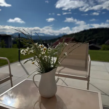 アパート Anton's - &