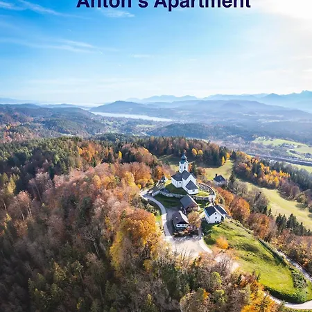 Anton's - & アパート *